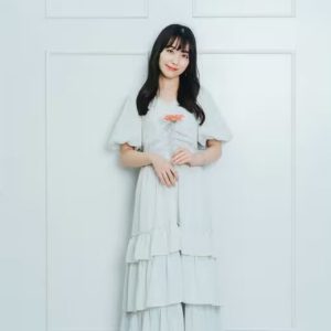 花柄ボリュームスリーブパイピングティアードワンピース
