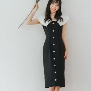 セーラーカラーフロントボタンワンピース
