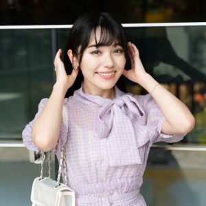 スタンドカラーボウタイブベルト付きワンピース